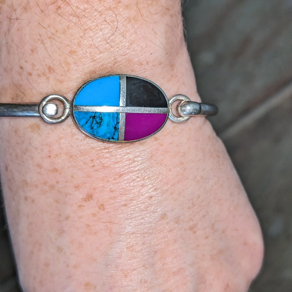 Taxco Vintage Turquoise, Sugilite, Calcedony and Onyx Bracelet - Picture 5 of 7